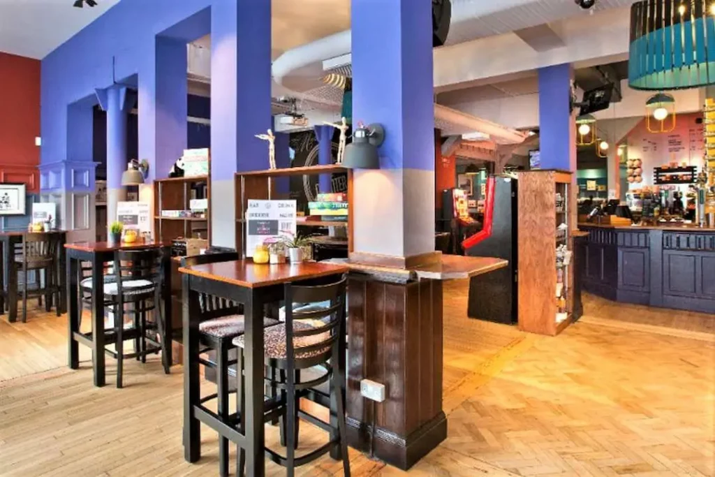 Booking Tips for Bottomless Brunch in Edinburgh
